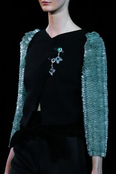 Look 77